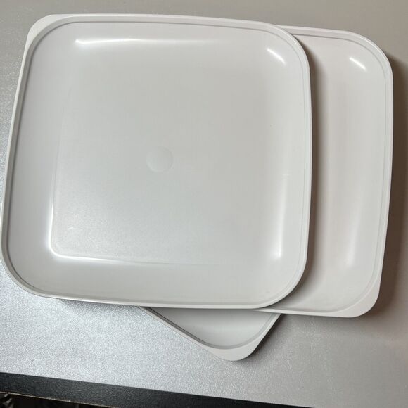 Vintage Tupperware Bentgo Set with Cariolier Handle, Plates, Seals Grey and Blue - Picture 3 of 13